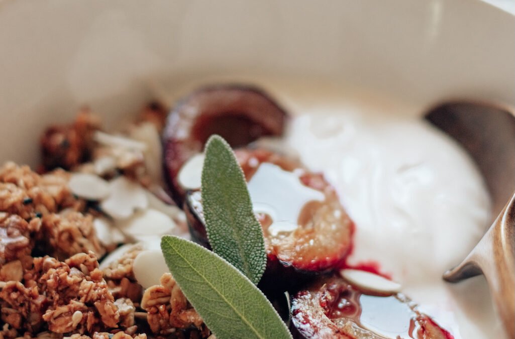 Przepis na pyszny jogurt z wiśniami.